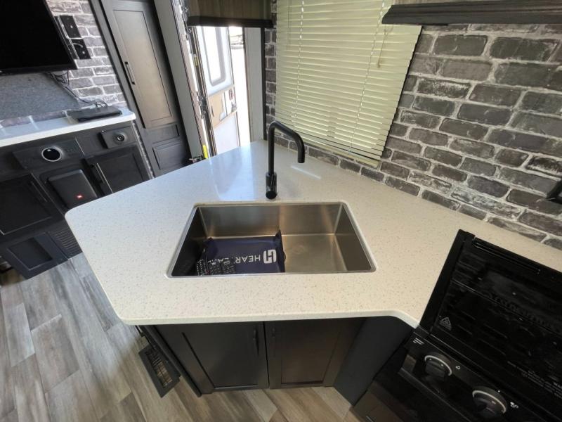 2021 Heartland Gravity GR 3340, $ 59,990