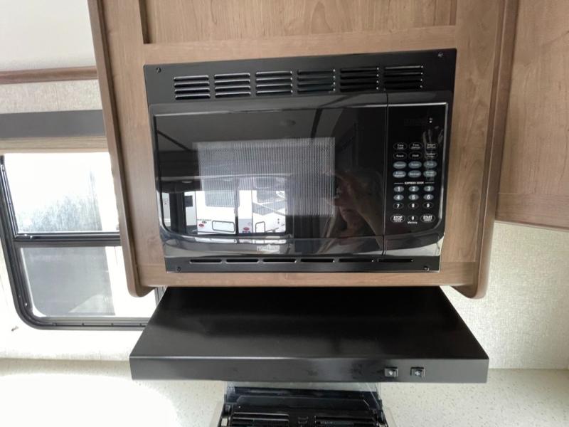 2019 Keystone Cougar Half-Ton (East) 33MLS, $ 39,990