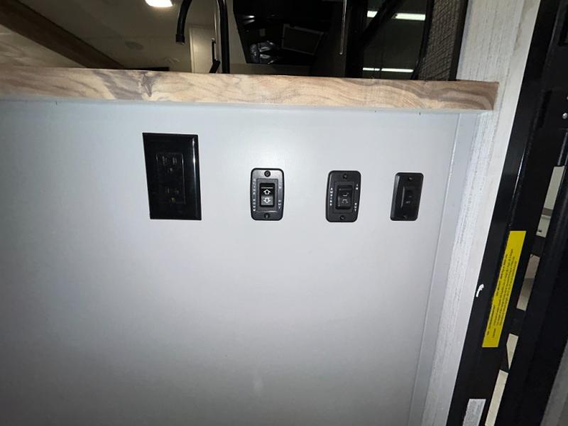 2022 Heartland North Trail Ultra Lite NT 27LRSS, $ 34,990