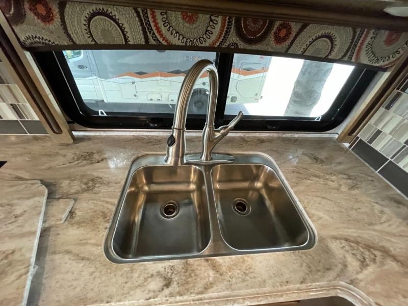 2019 Fleetwood Pace Arrow® LXE 38F, $ 159,990