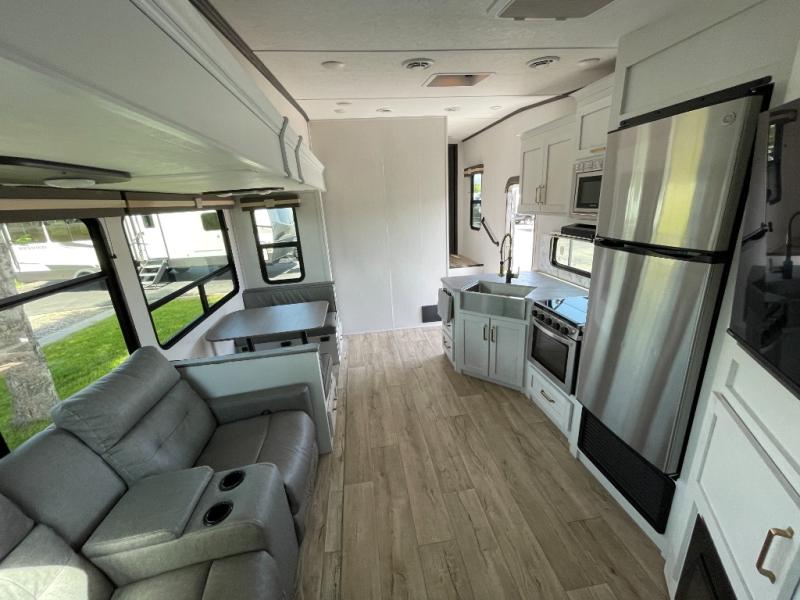 2023 Dutchmen Astoria Fifth Wheel 1500 2503REF, $ 54,990