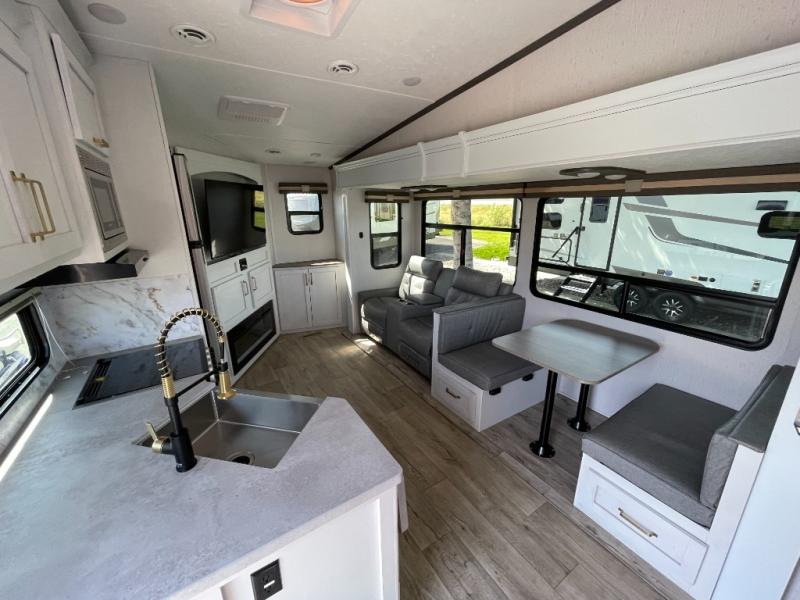2023 Dutchmen Astoria Fifth Wheel 1500 2503REF, $ 54,990