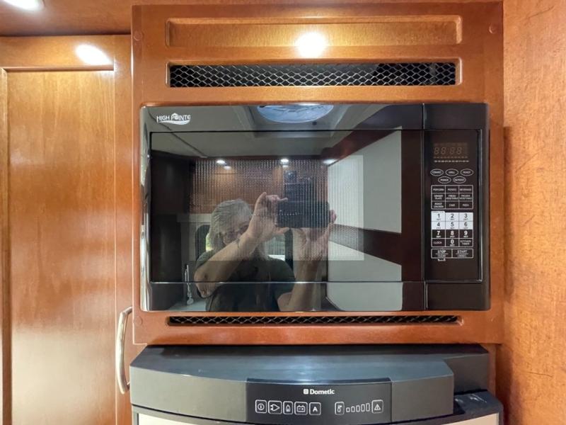 2018 Pleasure-Way Plateau XL MB, $ 109,990