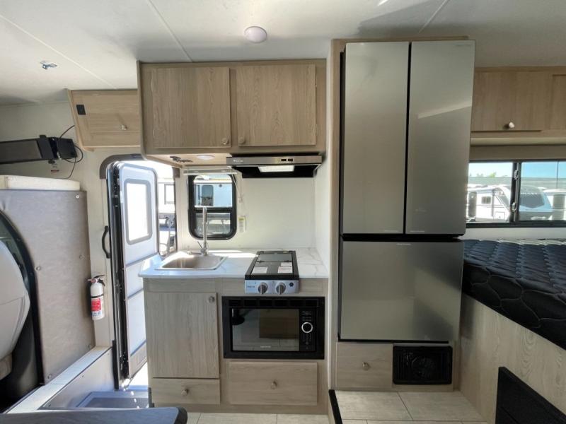 2027 Coachmen Leprechaun 210QSS Chevy 3500, $ 79,998