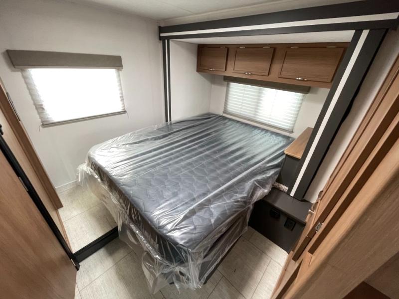2027 Coachmen Leprechaun 210QSS Chevy 3500, $ 89,998