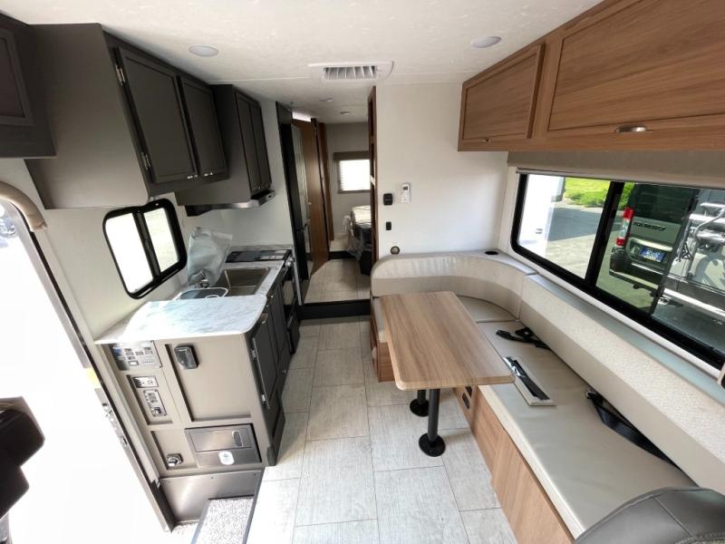 2027 Coachmen Leprechaun 210QSS Chevy 3500, $ 89,998