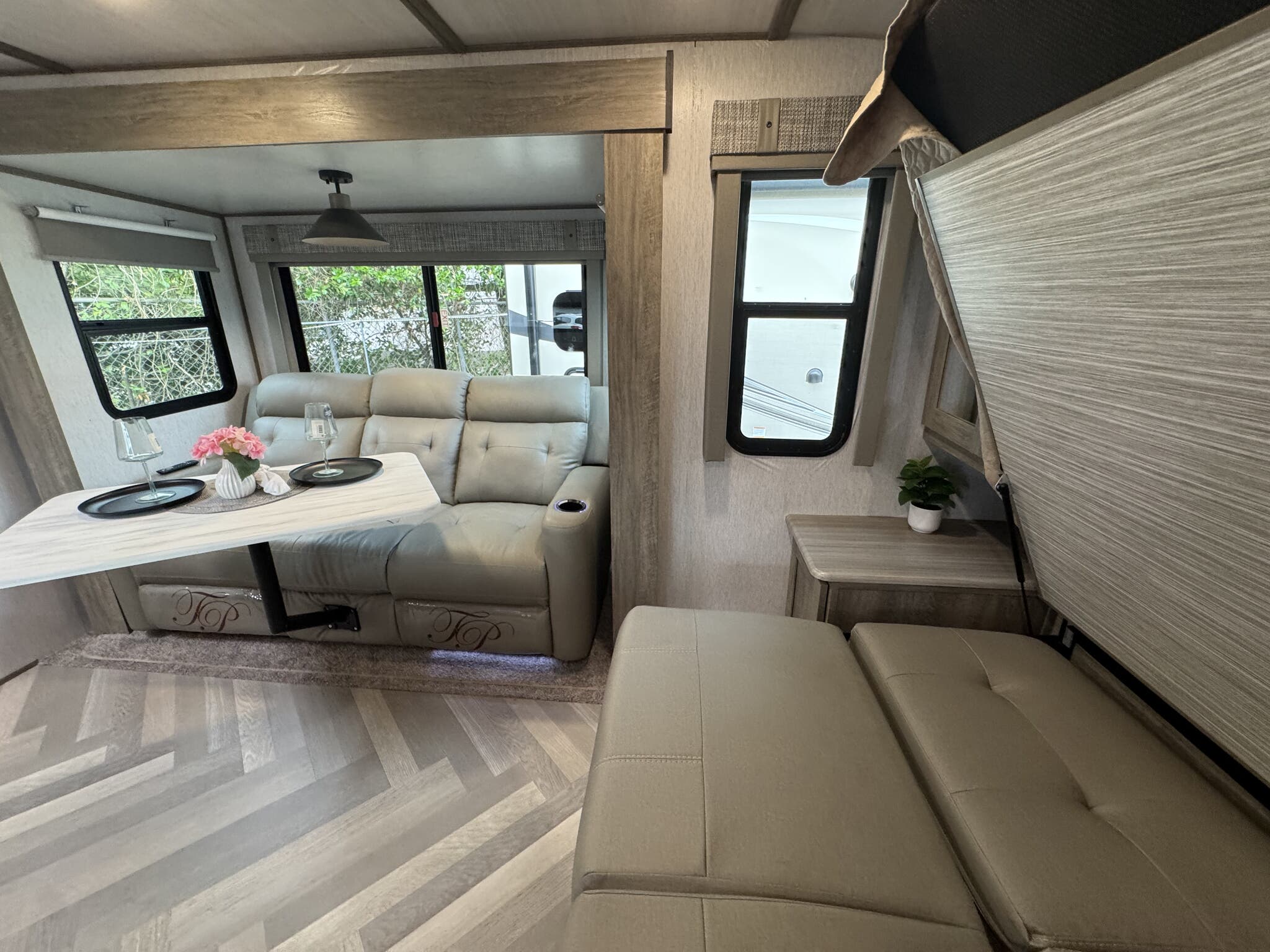 2022 Forest River Wildwood Heritage Glen Hyper Lyt, $ 19,995
