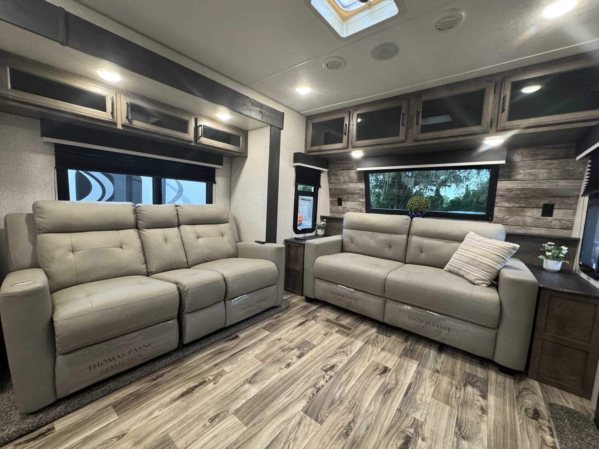 2022 Venture SportTrek Touring Edition STT333VMI, $ 37,800
