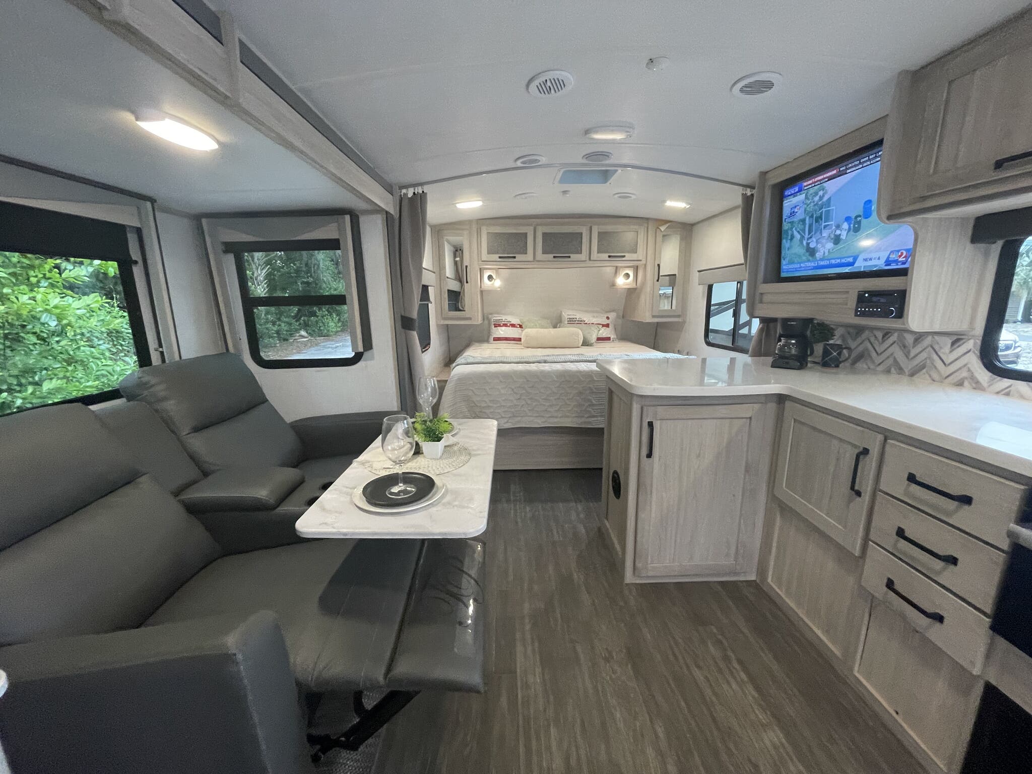 2022 Cruiser RV Twilight Signature TW2100, $ 19,995