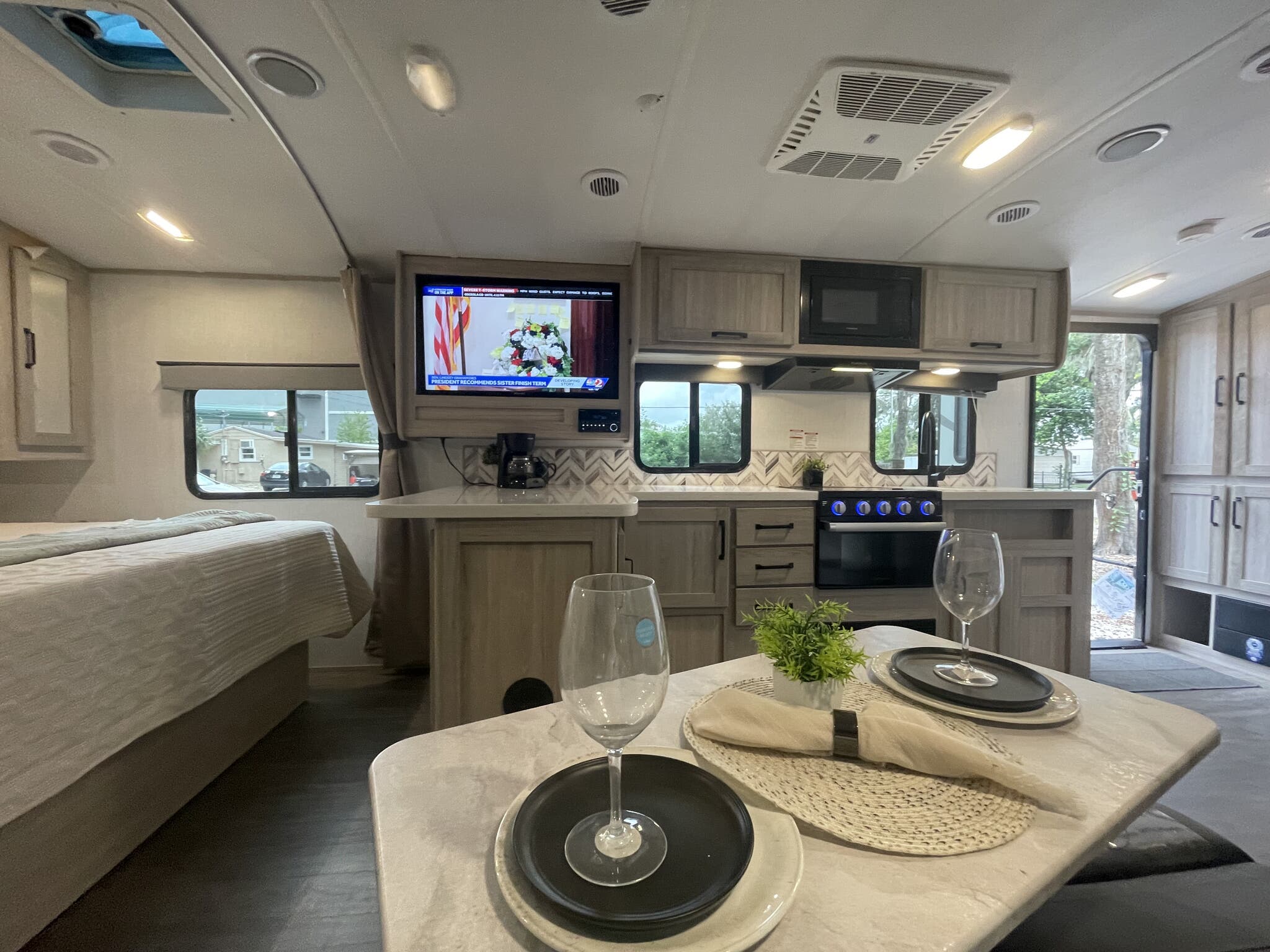 2022 Cruiser RV Twilight Signature TW2100, $ 19,995