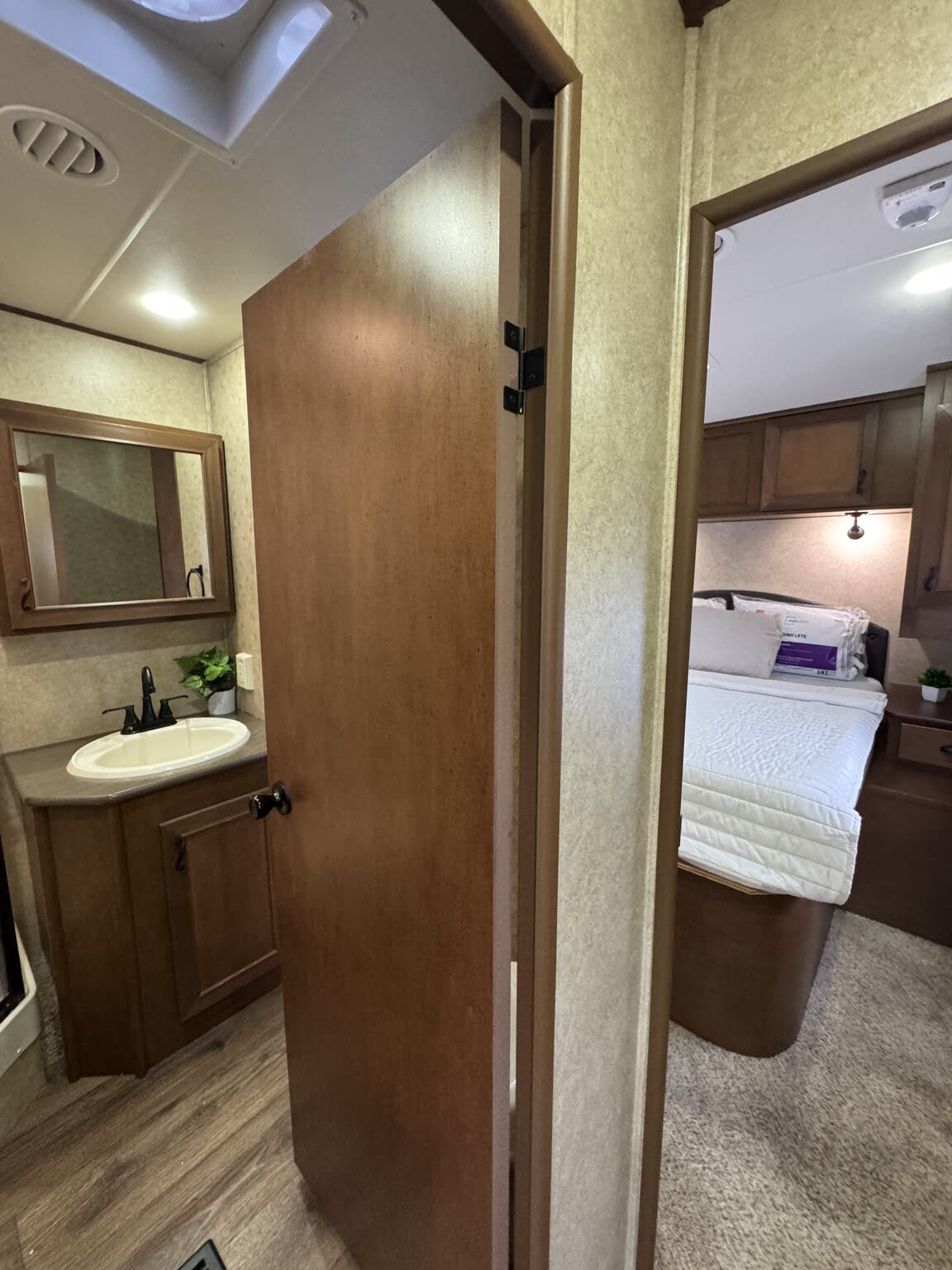 2014 Open Range Light 274RLS, $ 15,900