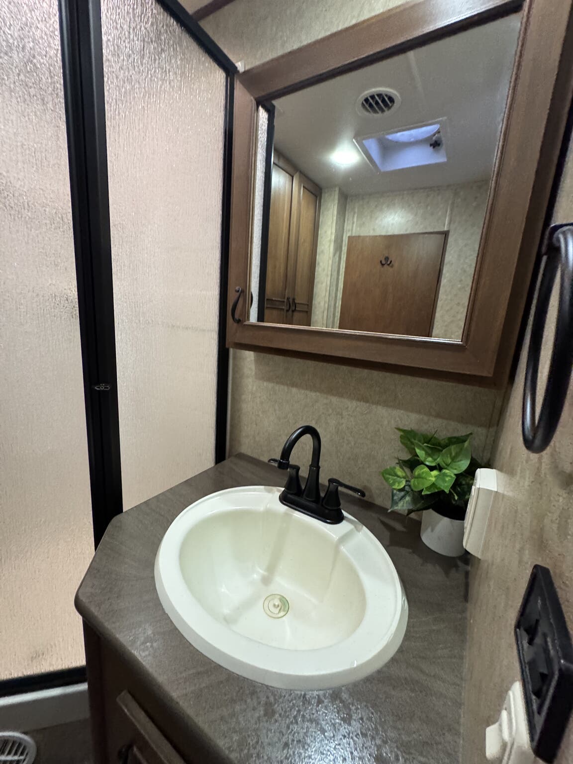2014 Open Range Light 274RLS, $ 15,900