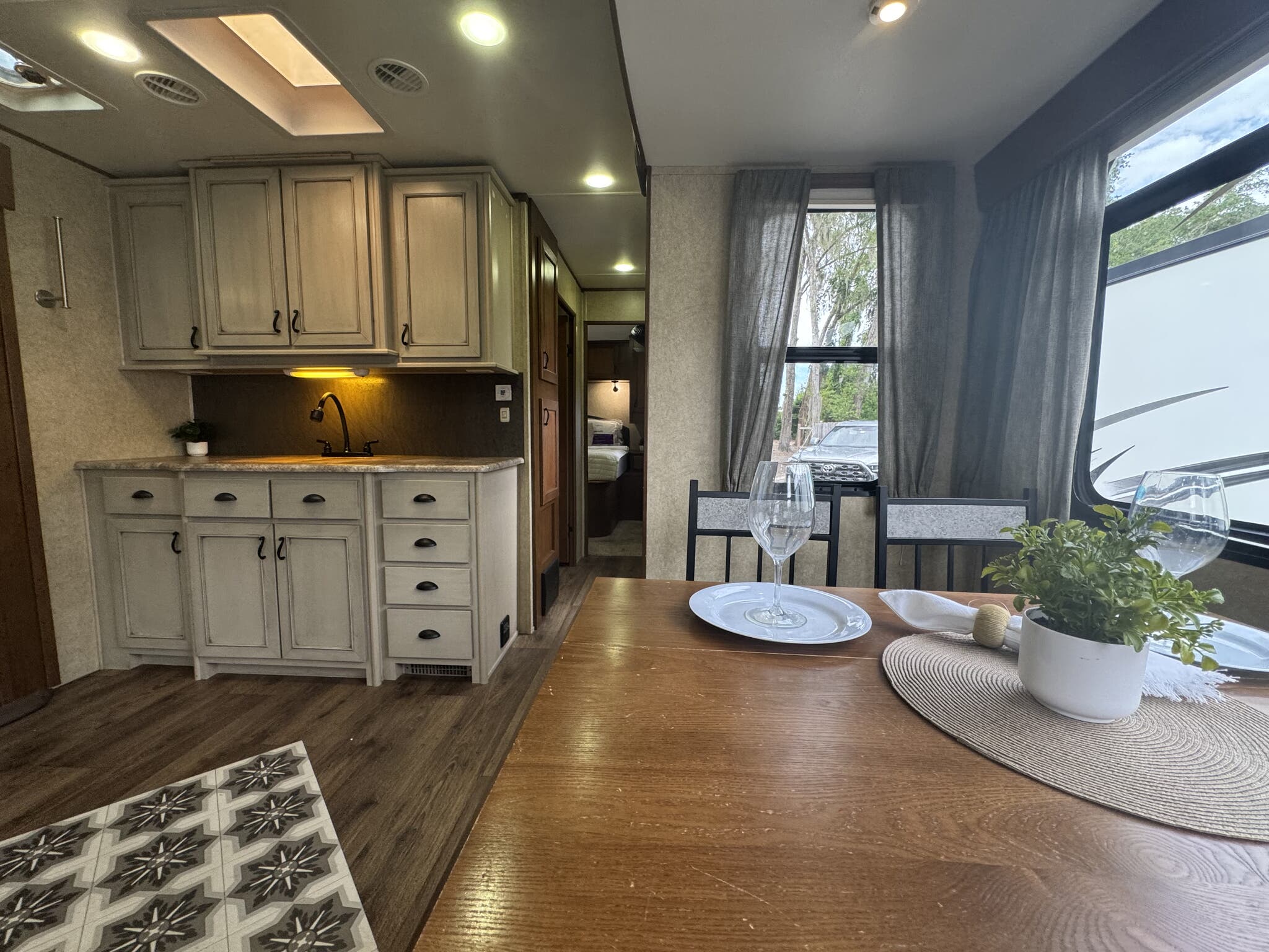 2014 Open Range Light 274RLS, $ 15,900