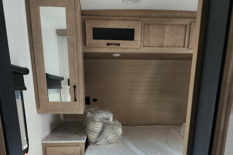 2025 Palomino SolAire Ultra Lite 2580RBSS, $ 38,990