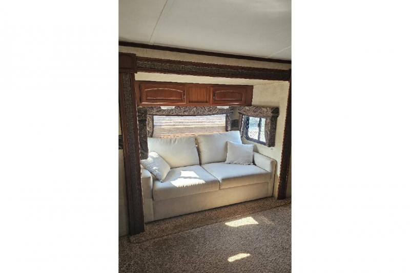 2012 Keystone OUTBACK 298RE Travel Trailer, $ 14,990