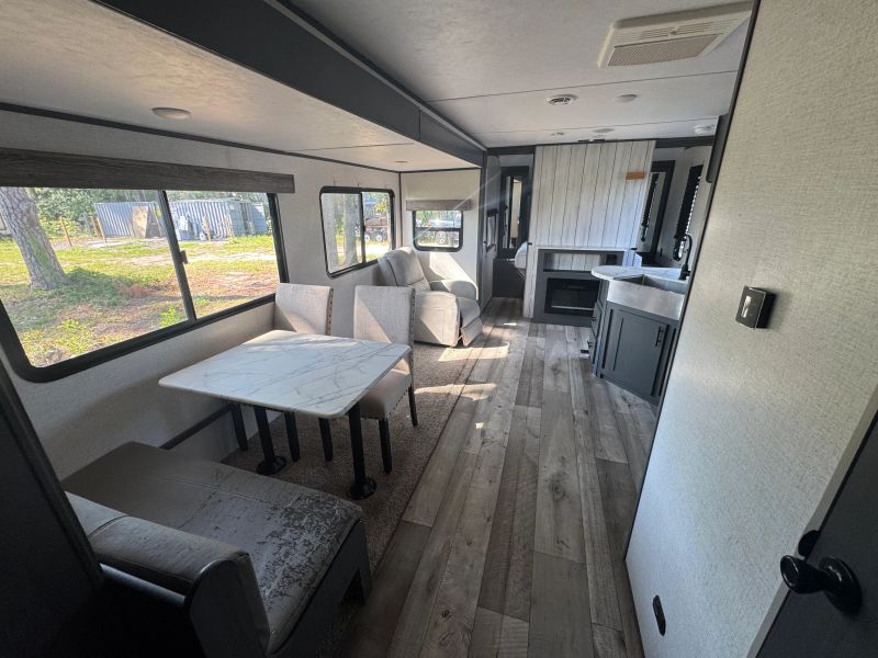 2022 Dutchmen Aspen Trail, $ 19,900