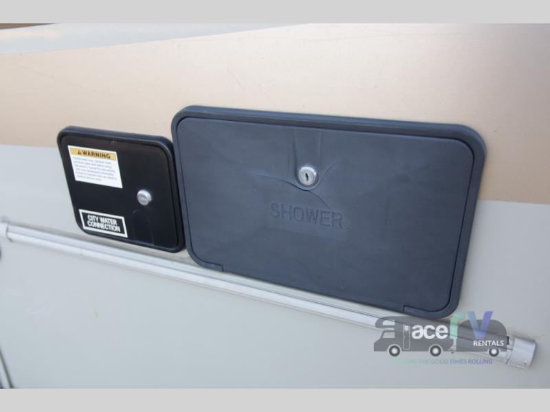 2018 Coachmen Leprechaun 319MB, $ 0