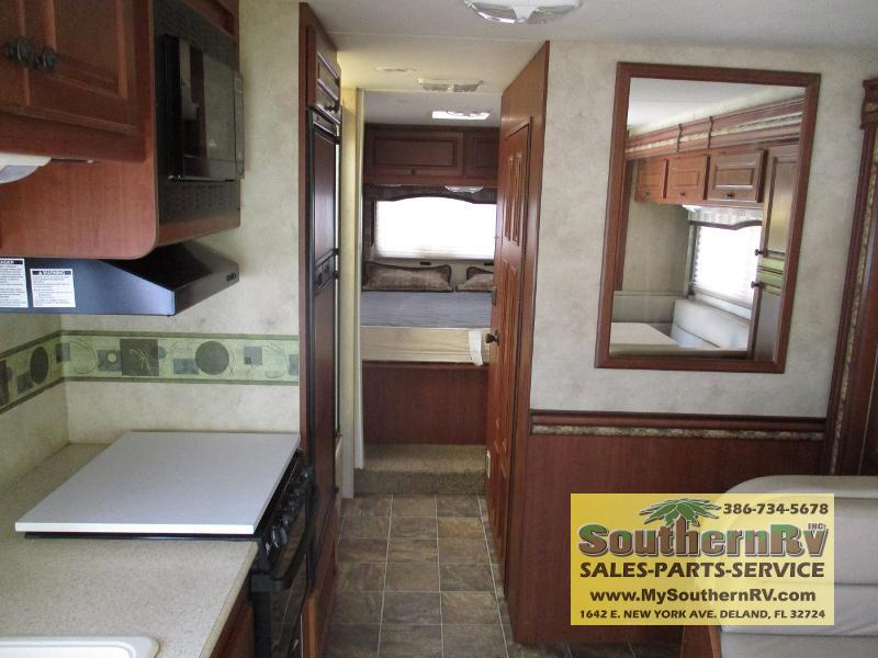 2011 Thor Motor Coach Freedom Elite 28U, $ 27,999