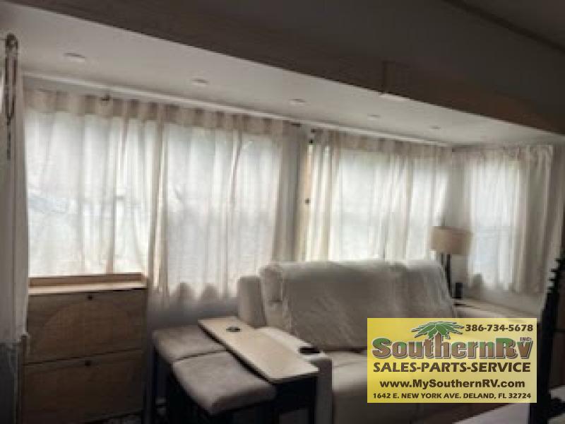 2025 Prime Time Manufacturing Sanibel 3952FBWB, $ 69,999
