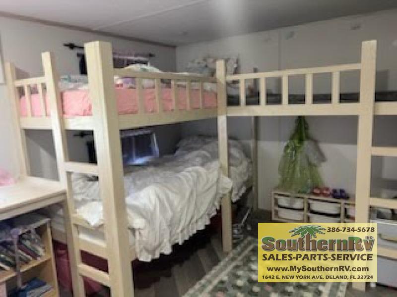 2025 Prime Time Manufacturing Sanibel 3952FBWB, $ 69,999