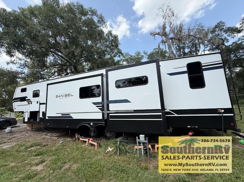 2025 Prime Time Manufacturing Sanibel 3952FBWB, $ 69,999