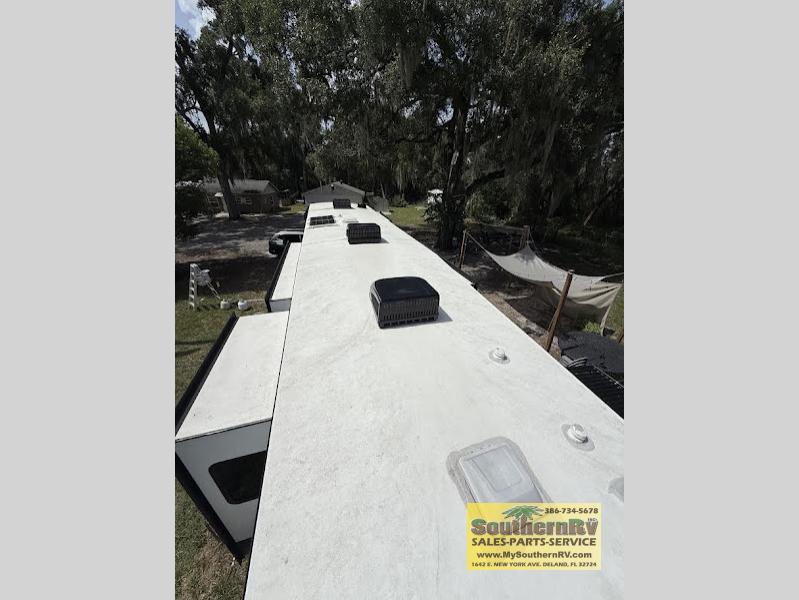 2025 Prime Time Manufacturing Sanibel 3952FBWB, $ 69,999