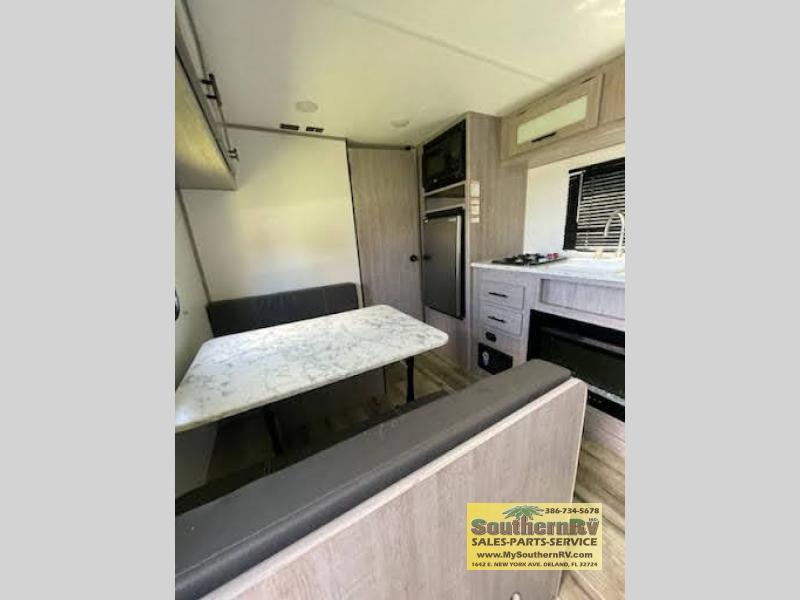 2024 Dutchmen Coleman 17R, $ 9,999