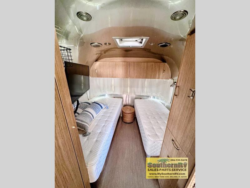 2020 Airstream Flying Cloud 23FB, $ 57,999