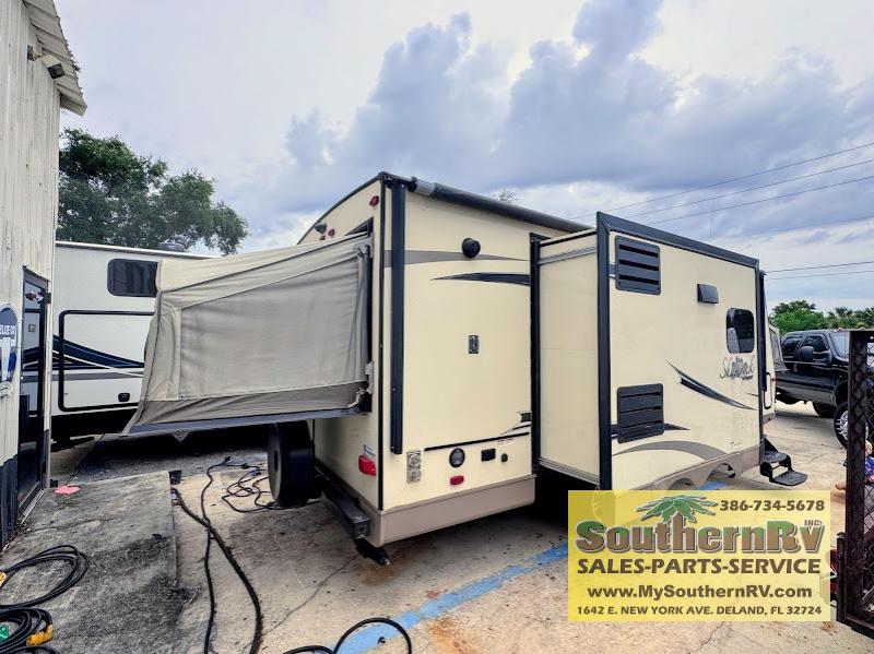 2017 Forest River Flagstaff Shamrock 23IKSS, $ 10,999