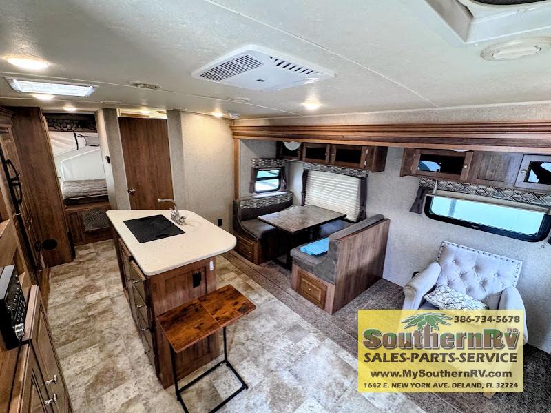2017 Forest River Flagstaff Shamrock 23IKSS, $ 10,999