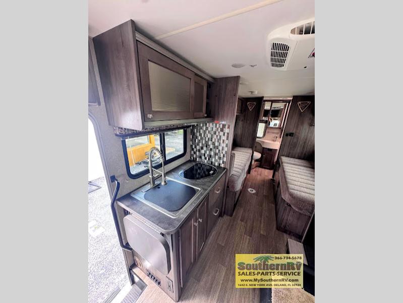 2018 Winnebago Fuse 23A, $ 69,999