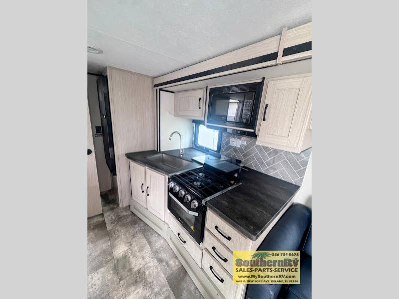 2022 Coachmen Apex Ultra Lite 300BHS, $ 28,999
