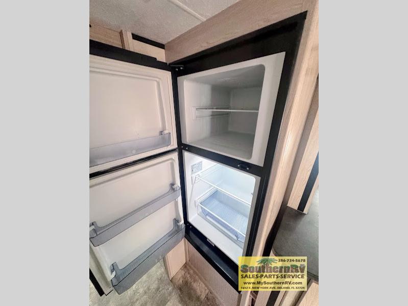 2022 Coachmen Apex Ultra Lite 300BHS, $ 28,999