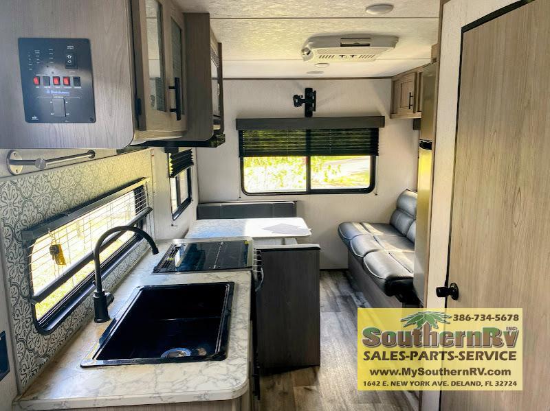 2022 Dutchmen Coleman Lantern LT 202RD, $ 15,999
