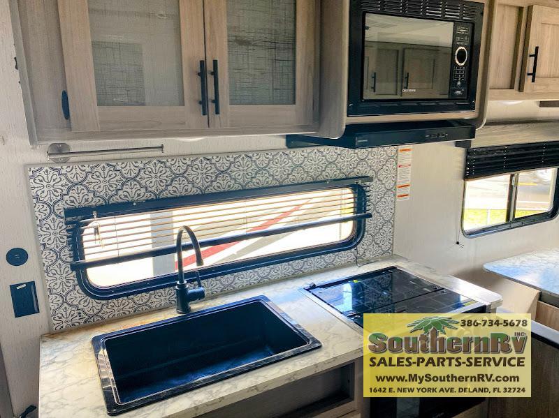 2022 Dutchmen Coleman Lantern LT 202RD, $ 15,999