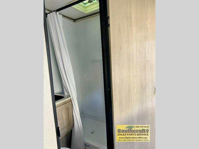 2022 Dutchmen Coleman Lantern LT 202RD, $ 15,999