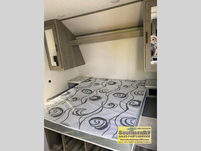 2022 Dutchmen Coleman Lantern LT 202RD, $ 15,999