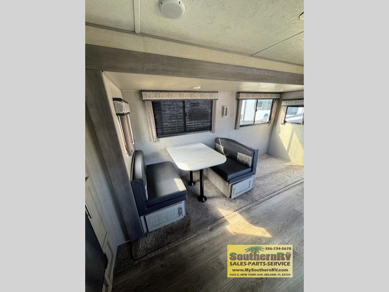 2022 Coachmen Catalina Legacy Edition 303RKDS, $ 22,999