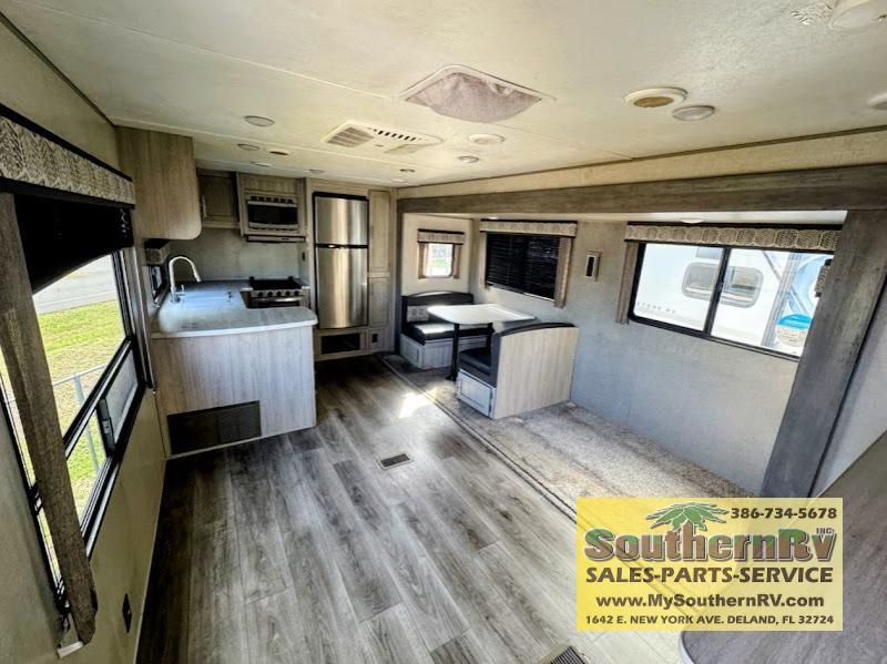 2022 Coachmen Catalina Legacy Edition 303RKDS, $ 22,999