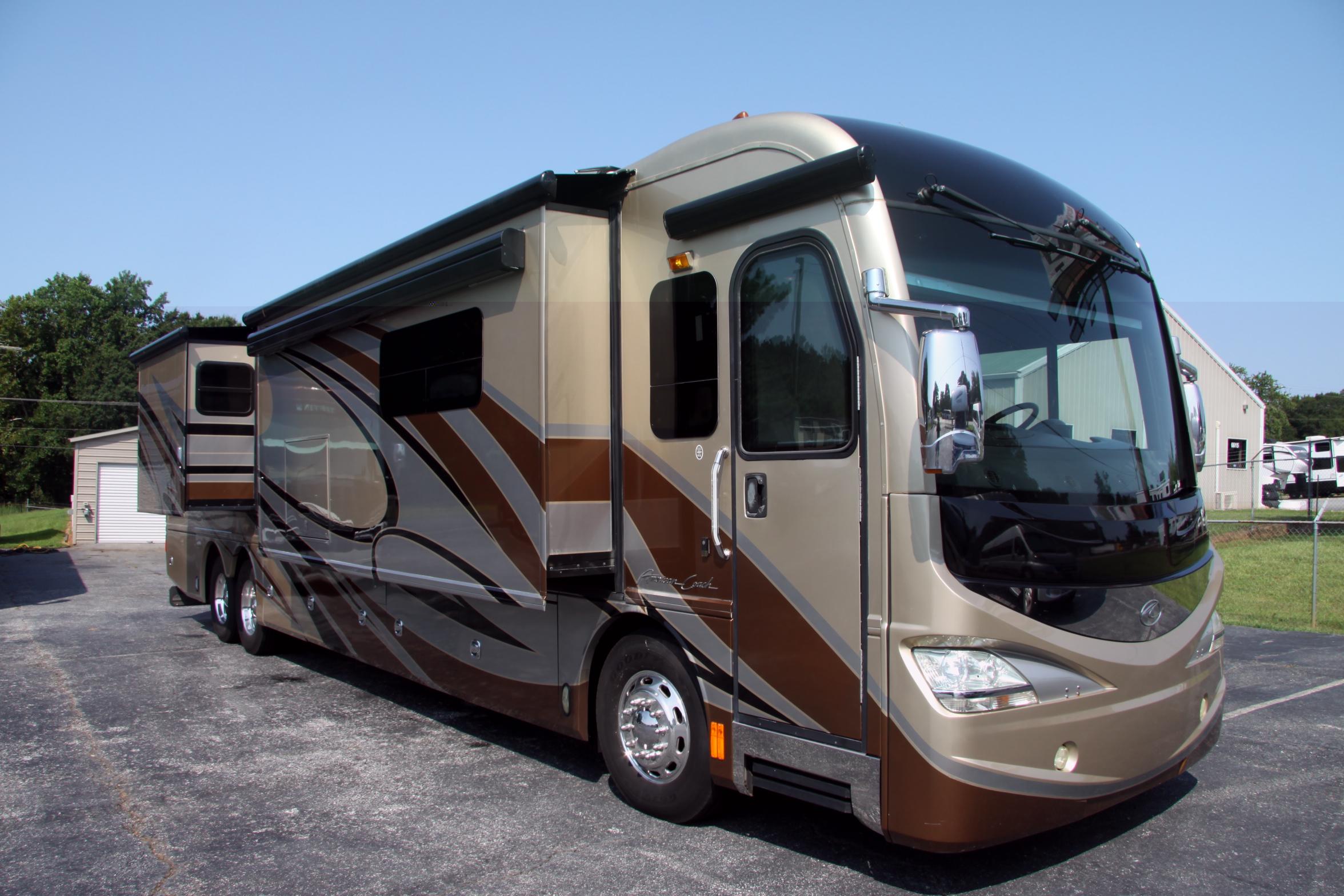 2015 American Coach Fleetwood Revolution 42G, $ 149,888