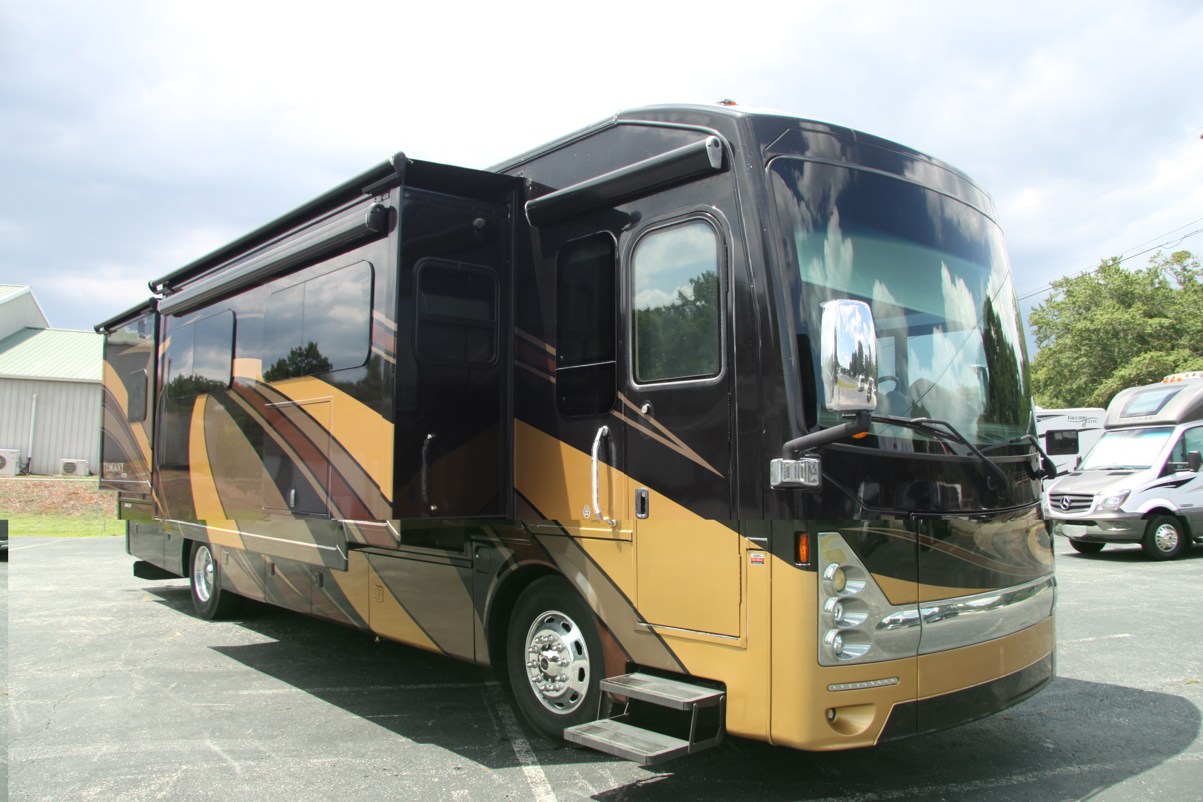 2016 Thor Motor Coach Tuscany XTE 36MQ, $ 87,888