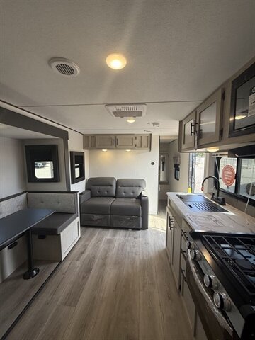 2025 Shasta Shasta 25RB, $ 26,995