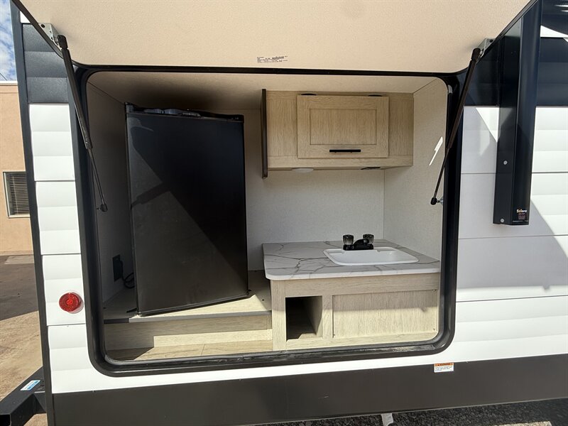 2025 Shasta Shasta 25RB, $ 26,995