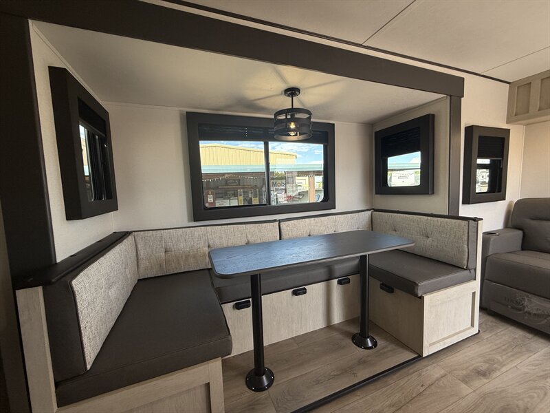 2025 Shasta Shasta 25RB, $ 26,995