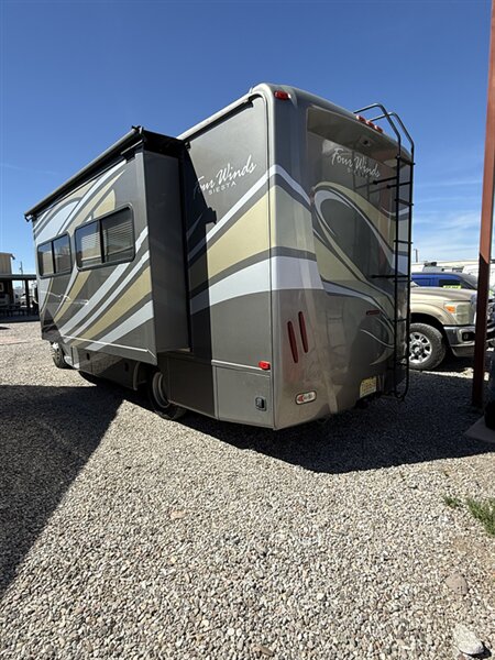 2008 Thor Motor Coach SIESTA 24SB, $ 47,500