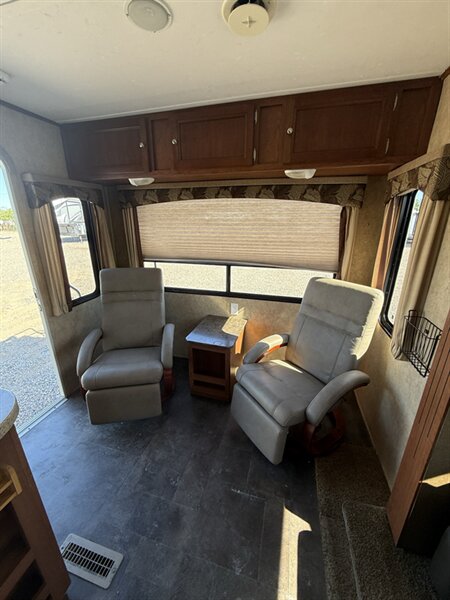 2013 Dutchmen Coleman 270RL, $ 12,995