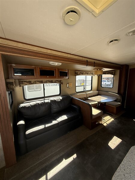 2013 Dutchmen Coleman 270RL, $ 12,995