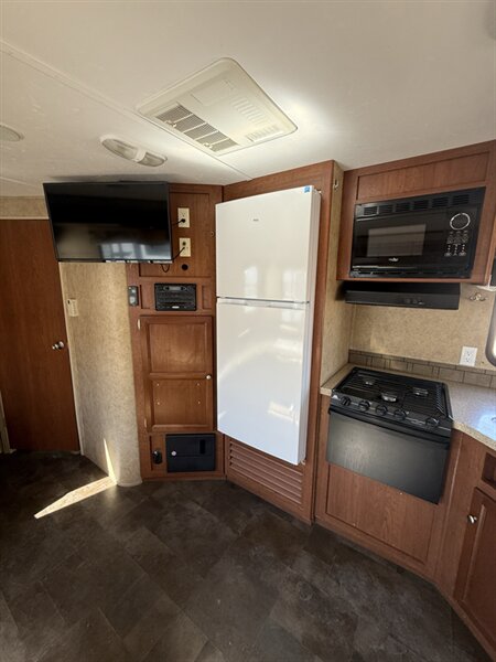 2013 Dutchmen Coleman 270RL, $ 12,995