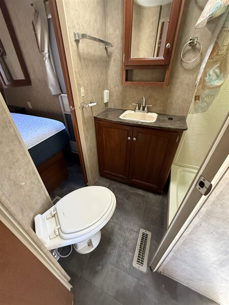 2013 Dutchmen Coleman 270RL, $ 12,995