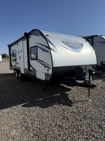 2017 Forest River Salem Cruise Lite 241QBXL, $ 11,750